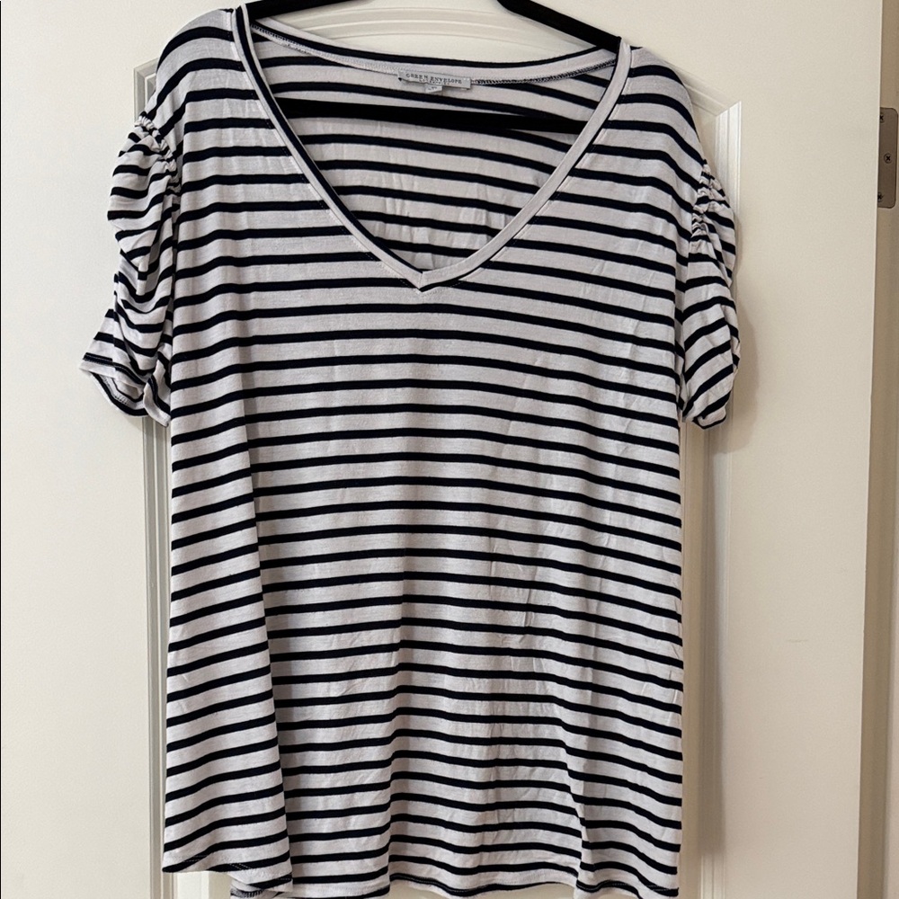 Universal Thread Black and White Striped Short Sleeve Top